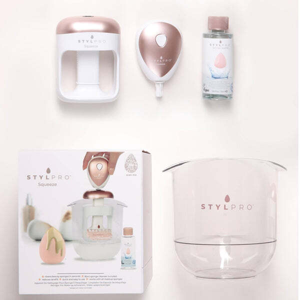 STYLPRO Squeeze Makeup Sponge Cleaner