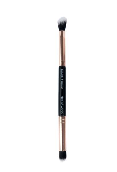 Brushworks Highlight & Contour Brush