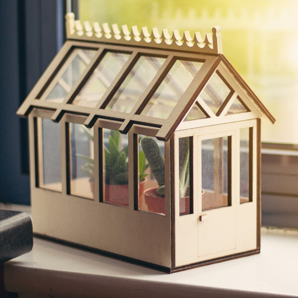 Prezzybox Miniature Indoor Greenhouse