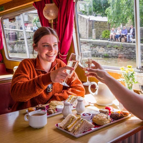 Find Me a Gift Yorkshire Afternoon Tea Cruise & Bubbly for 2