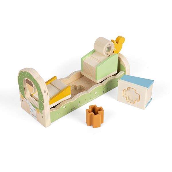 Bigjigs Toys Wooden Squirrel Shape Sorter and Ramp Game