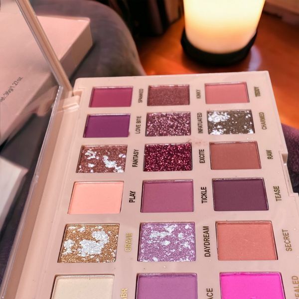 Eeve Beauty Al- Husnaa Eyeshadow Palette 36g