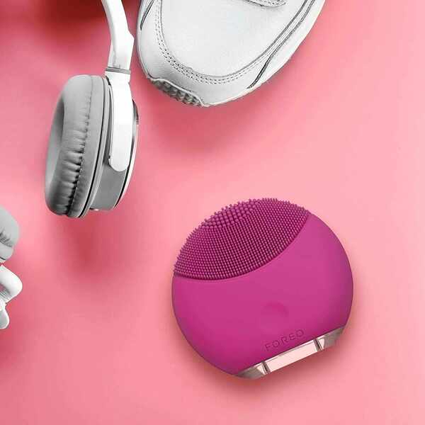 FOREO Luna Mini 2 Facial Cleansing Brush Electric, Fuchsia