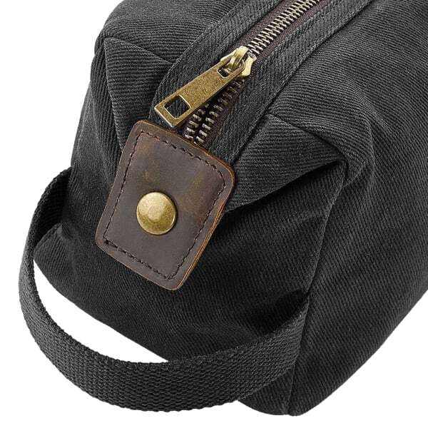 Quadra Heritage Leather Accented Waxed Canvas Wash Bag