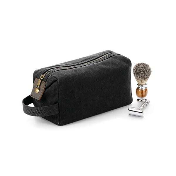 Quadra Heritage Washed Leather Accents Toiletry Bag