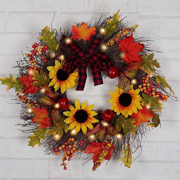 Livingandhome Prelit Autumn Wreath