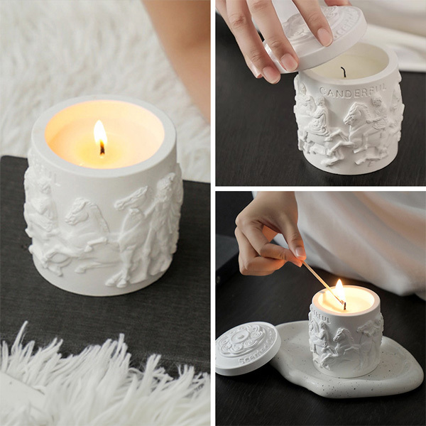 Livingandhome Retro Embossed Scented Candle