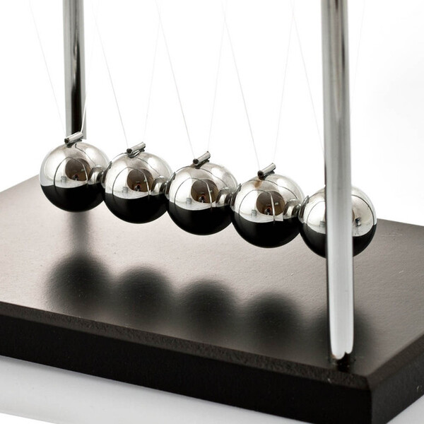 Ingenious Newton's Cradle