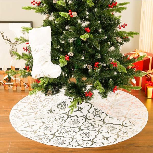 Livingandhome Round Christmas Tree Base Skirt with Stocking