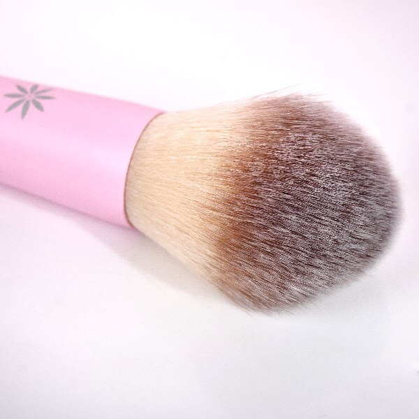 Brushworks Tapered Powder Brush