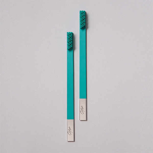 APRIORI Turquoise Blue Silver Medium Toothbrush