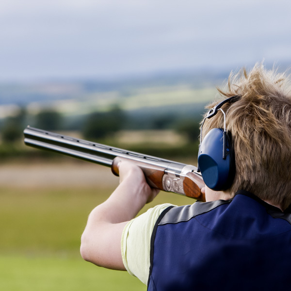 Find Me a Gift Clay Pigeon Shooting for 2 with 100 Clays