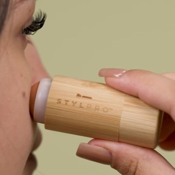 STYLPRO Bamboo Volcanic Oil Absorbing Roller