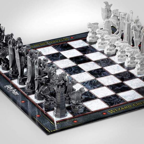 The Noble Collection Harry Potter Wizard Chess Set