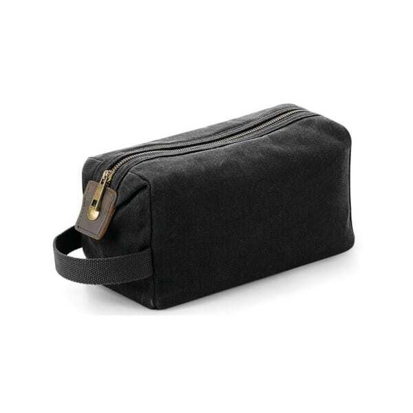 Quadra Heritage Washed Leather Accents Toiletry Bag