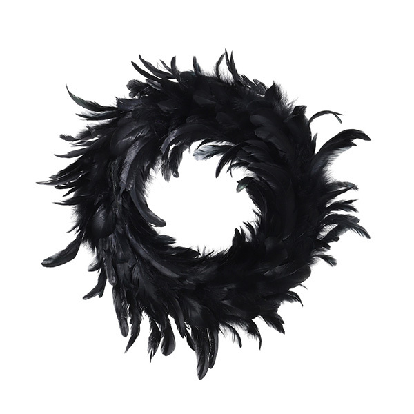 Livingandhome Black Feather Wreath with Lights