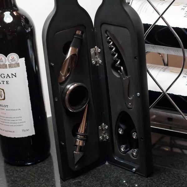 Wine Bottle Accessory Set