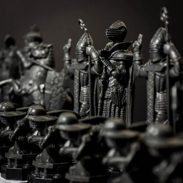 The Noble Collection Harry Potter Wizard Chess Set