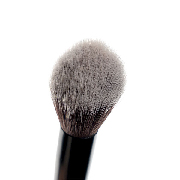 Brushworks No. 13 Highlight Brush