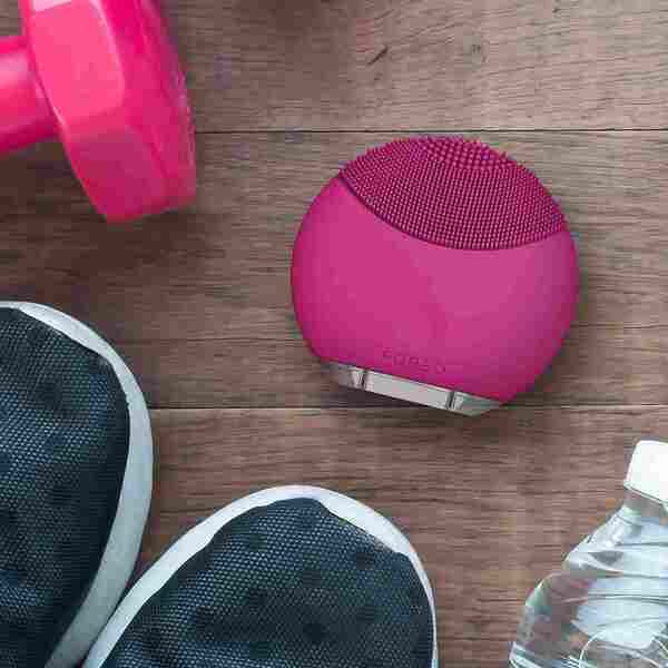 FOREO Luna Mini 2 Facial Cleansing Brush Electric, Fuchsia