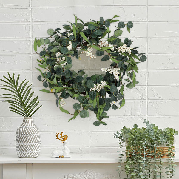 Livingandhome Artificial Topiary Wreath Eucalyptus Leaf