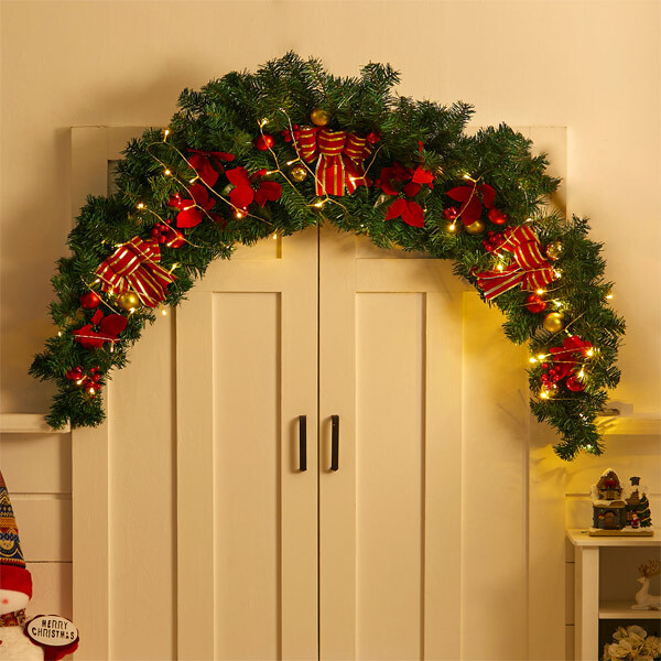 Livingandhome Artificial Classic Christmas Swag 180cm