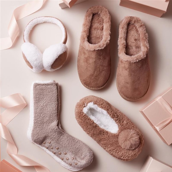 Xmas23_Accessories_ShopByCategory_Carousel