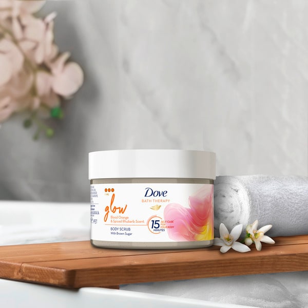 Dove Bath Therapy Glow Body Scrub 295 ml