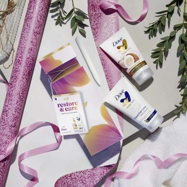 Dove Christmas Cracker Gift Set