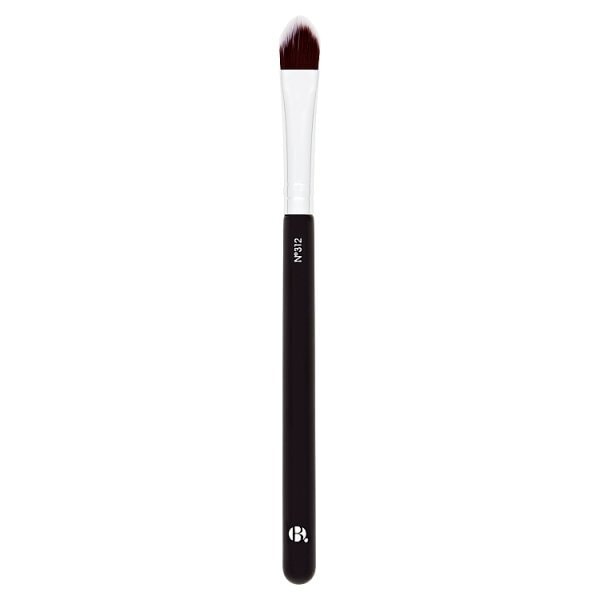 B. Pointed Concealer Brush