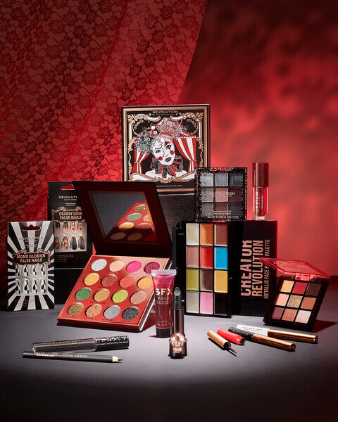 Revolution Carnival Of Curiosity Shadow Palette