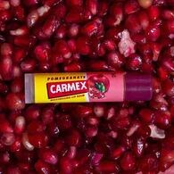 Carmex Ultra Moisturising Lip Balm Pomegranate SPF 15 4.25g