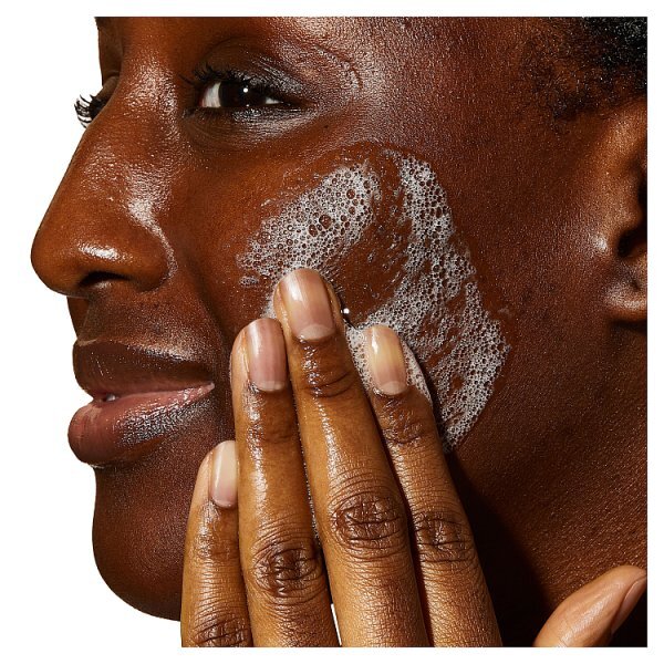 CeraVe Skin Smoothing Cleanser with Salicylic Acid & Hyaluronic Acid for Dry Rough and Bumpy Skin 473ml