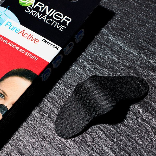 Garnier Pure Active 4 Charcoal Anti Blackhead Nose Strips