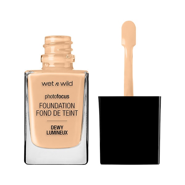Wet N Wild Photo Focus Foundation DEWY Soft Beige