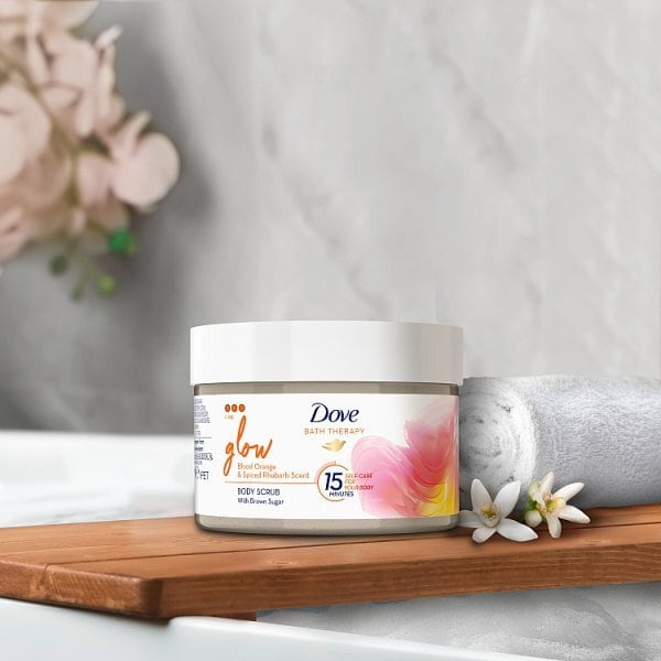 Dove Bath Therapy Glow Body Scrub 295 ml