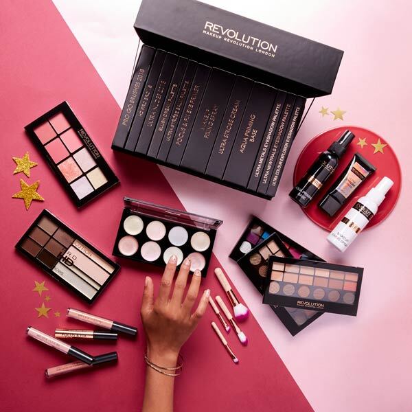 DNR Makeup Revolution Beauty Box