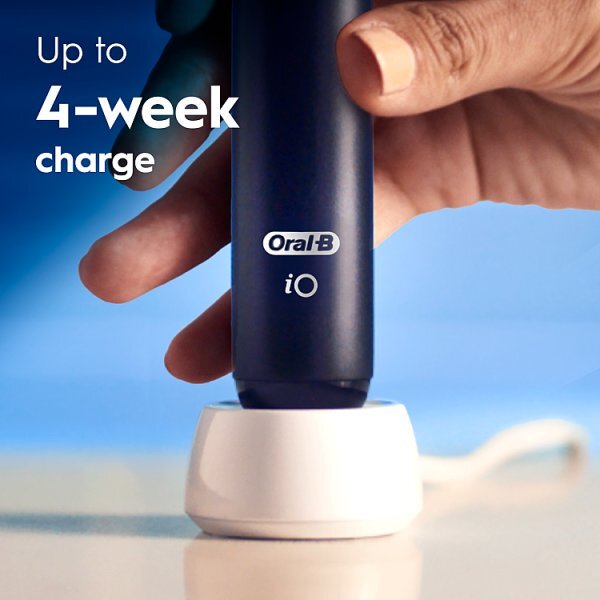 Oral-B iO2 Night Black Electric Toothbrush Whitening Edition