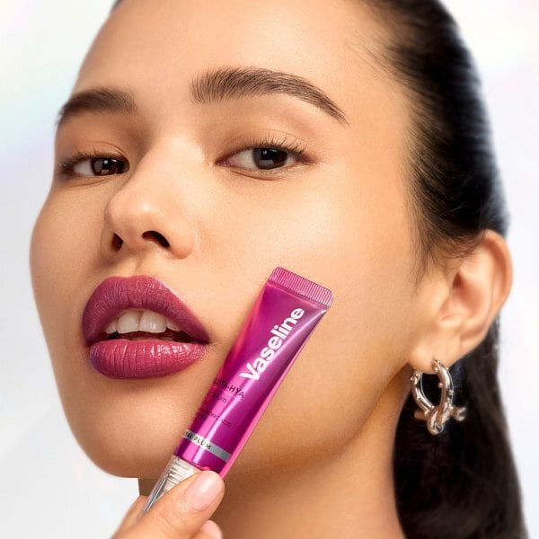 Vaseline Gluta-Hya Juicy Royal Plum Serum Gloss SPF15 10ml