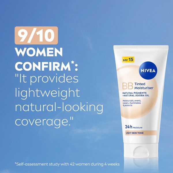 NIVEA Tinted 24H Day Cream Light Skin Tone SPF15 50ml