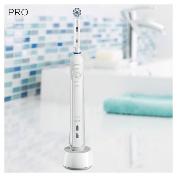 DNR Oral-B Pro 1 Sensitive Clean Electric Toothbrush