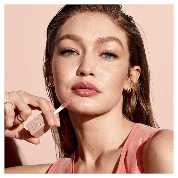 Maybelline Lifter Gloss Lip Gloss with Hyaluronic Acid 004 Silk