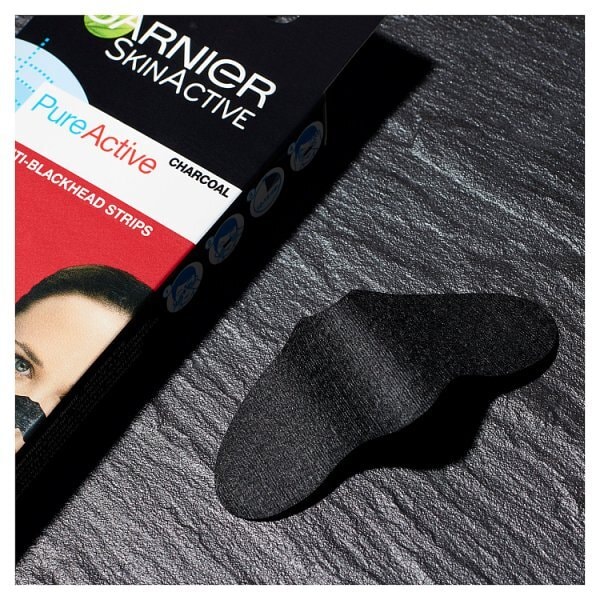 Garnier Pure Active 4 Charcoal Anti Blackhead Nose Strips