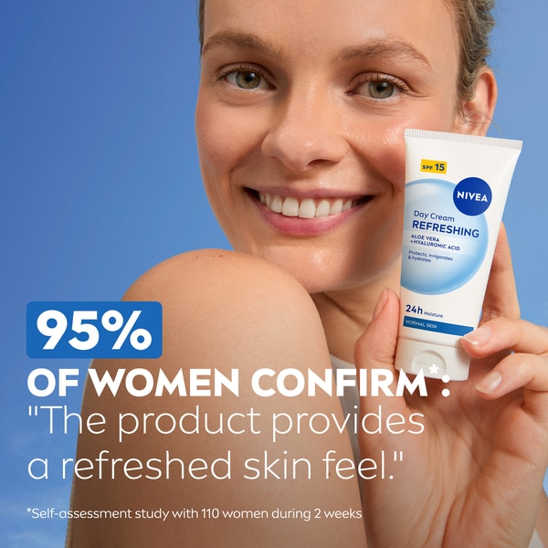 NIVEA Refreshing 24H Day Cream for Normal Skin SPF15 50ml