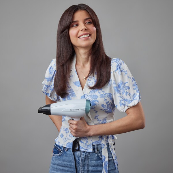 Remington Frizz Free Shine Therapy Hair Dryer D5216