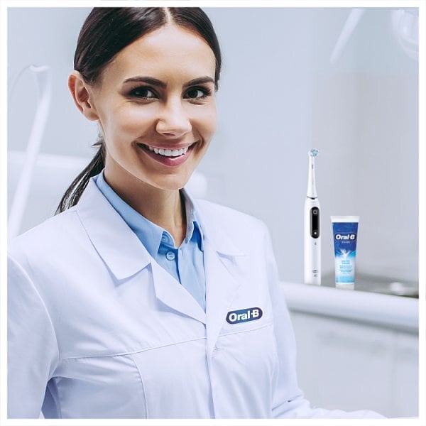 Oral-B 3D White Arctic Fresh Whitening Toothpaste 75ml