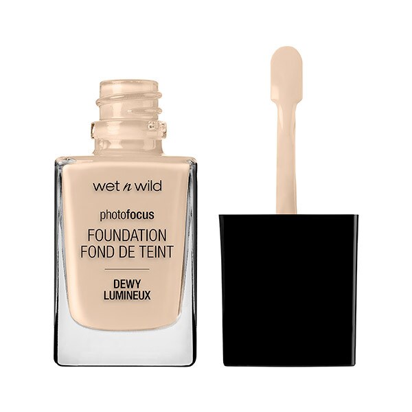 Wet N Wild Photo Focus Foundation DEWY Nude Ivory