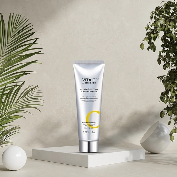 Missha Vita C Plus Clear Complexion Foaming Cleanser