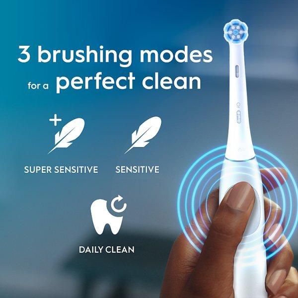 Oral-B iO2 Simple White Electric Toothbrush + Travel Case