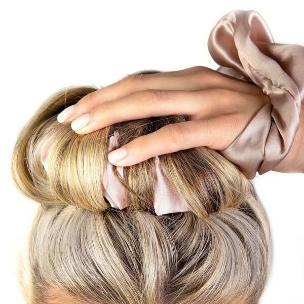 Brushworks Heatless Curling Scrunchie